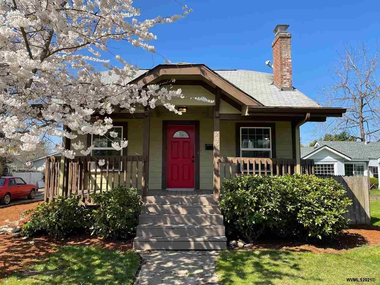 Property Photo: 245 24th St NE OR 97301