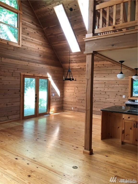 Property Photo: 10046 Mandus Olson Rd NE WA 98110