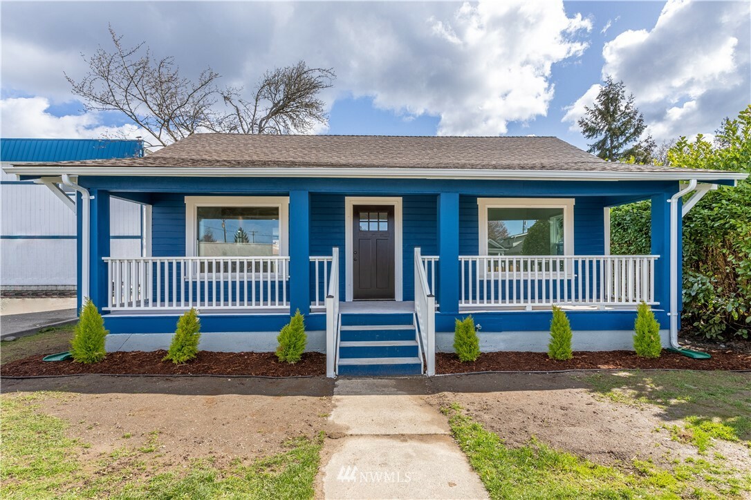 5611 S Yakima Avenue  Tacoma WA 98408 photo