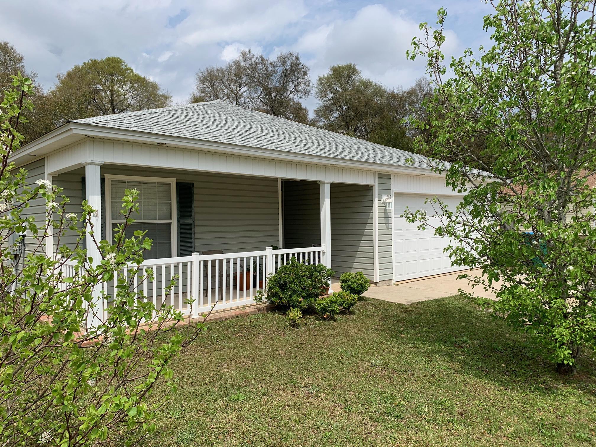 Property Photo: 185 Cabana Way FL 32536