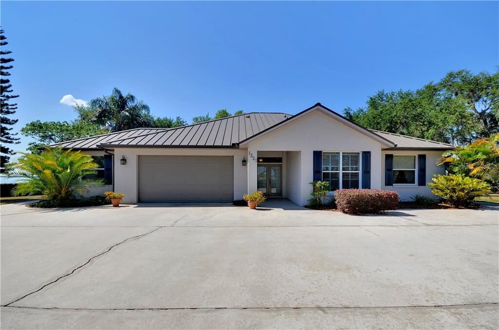 Property Photo:  1321 N Lake Reedy Boulevard  FL 33843 