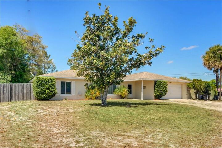 Property Photo:  1910 Del Rio Court  FL 32725 