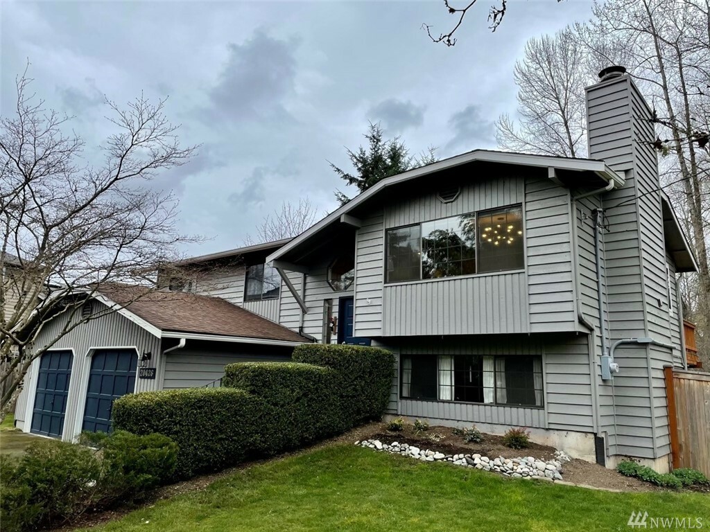 Property Photo:  20426 66th Ave NE  WA 98028 