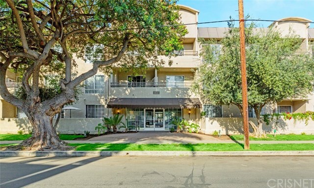 Property Photo:  4647 Willis Avenue 304  CA 91403 