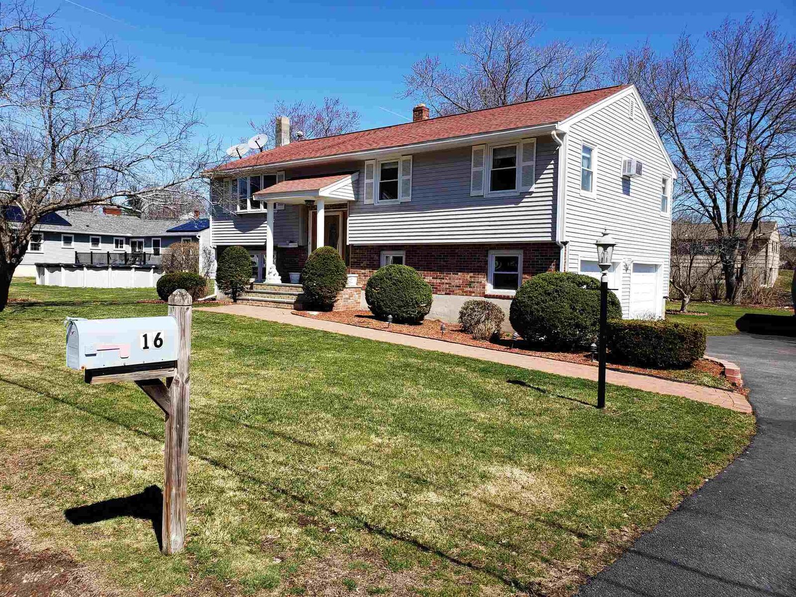 Property Photo:  16 Rena Avenue  NH 03079-2030 