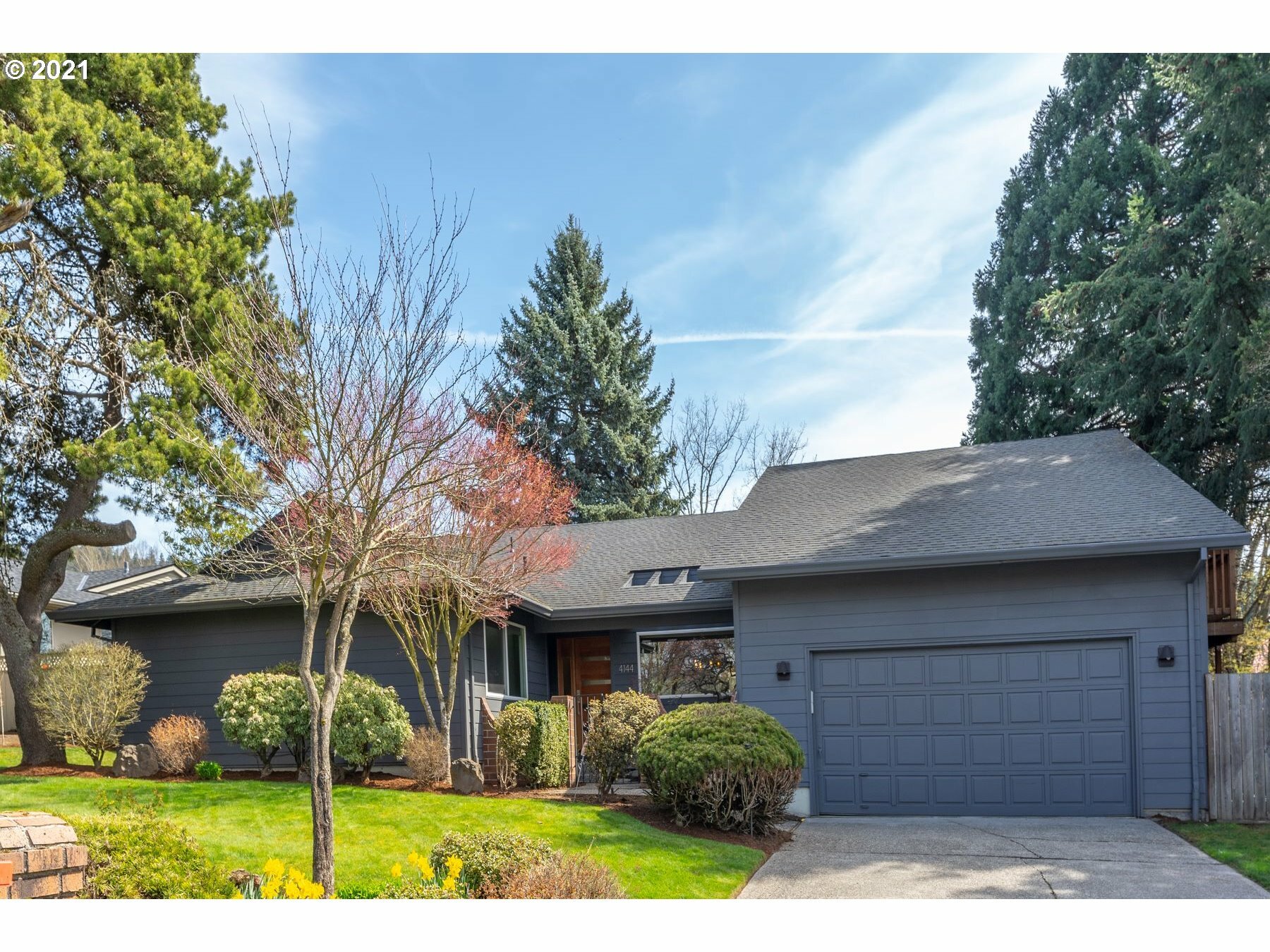 Property Photo: 4144 SW 45th Ave OR 97221