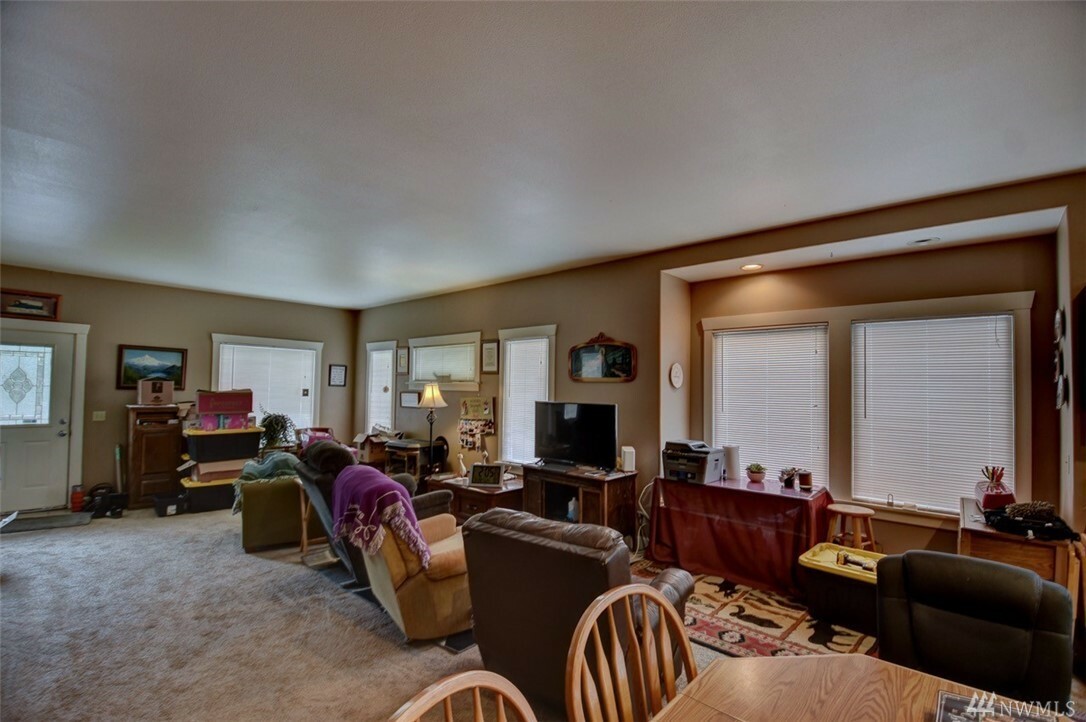 Property Photo:  720 Lincoln St  WA 98550 