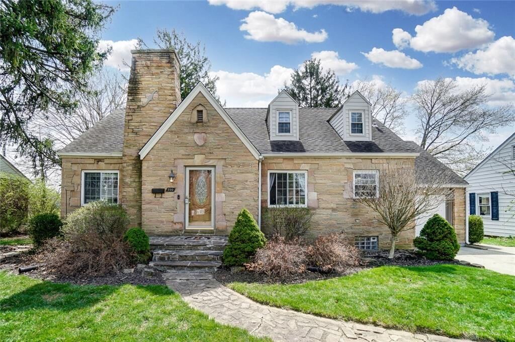 Property Photo: 200 Oakview Drive OH 45429