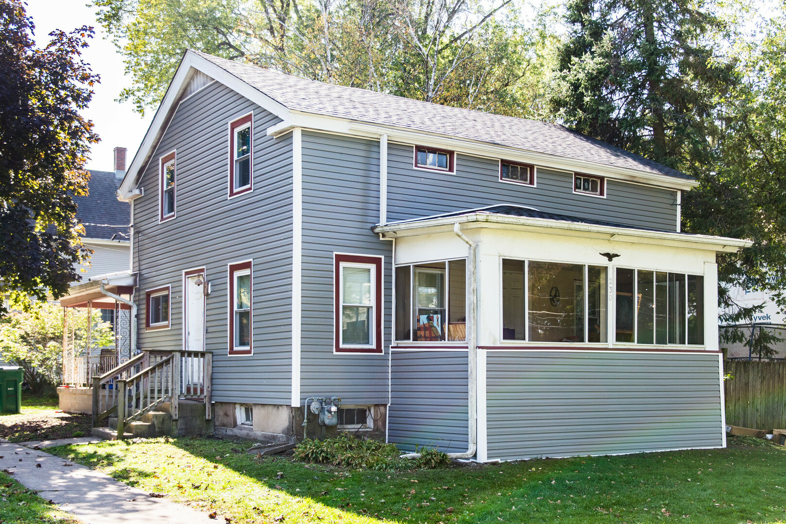 Property Photo:  230 E Elm Street  IL 60178 