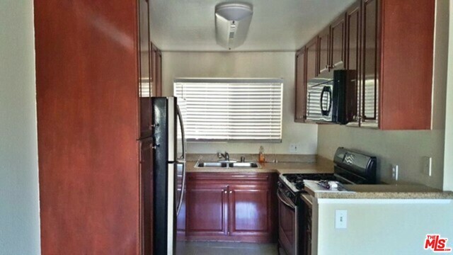 Property Photo:  5500 Owensmouth Avenue 232  CA 91367 