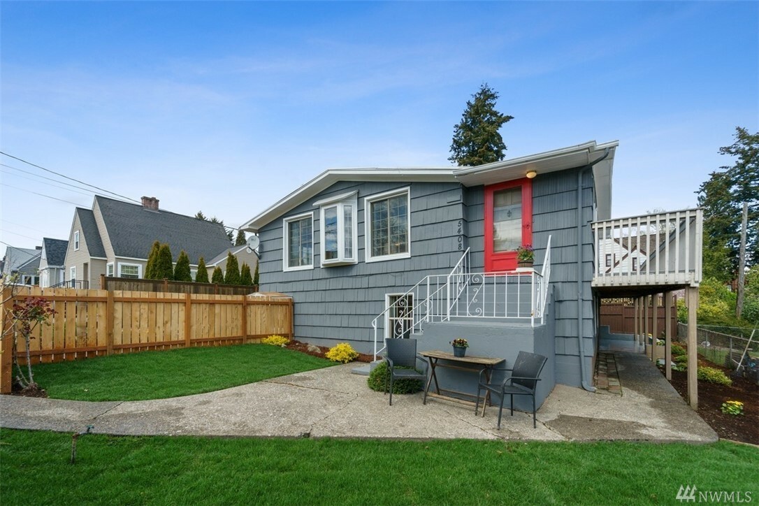 5408 S Budd Ct  Seattle WA 98118 photo