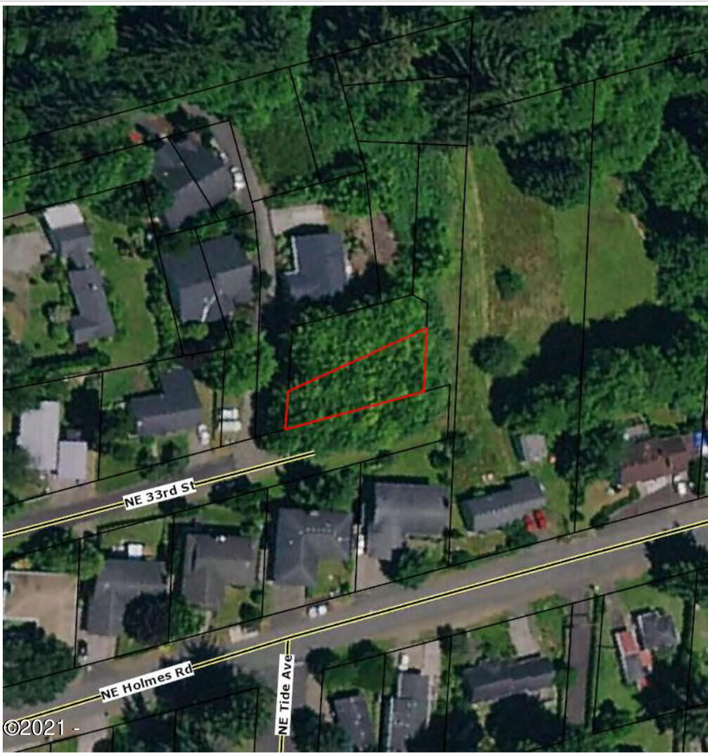 Property Photo: 2606 NE 33rd Street OR 97367