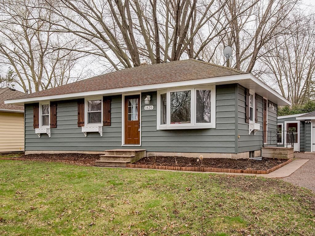 Property Photo:  1620 Lois Drive  MN 55126 