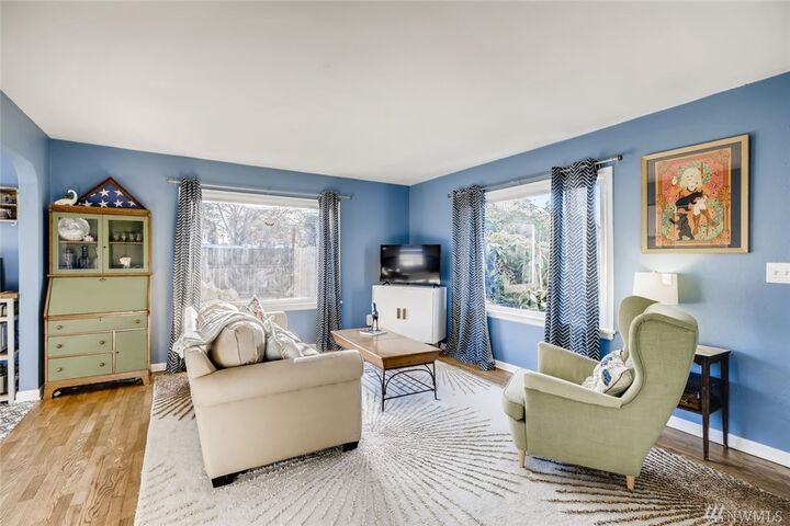 Property Photo: 921 E McKinley Rd WA 98404