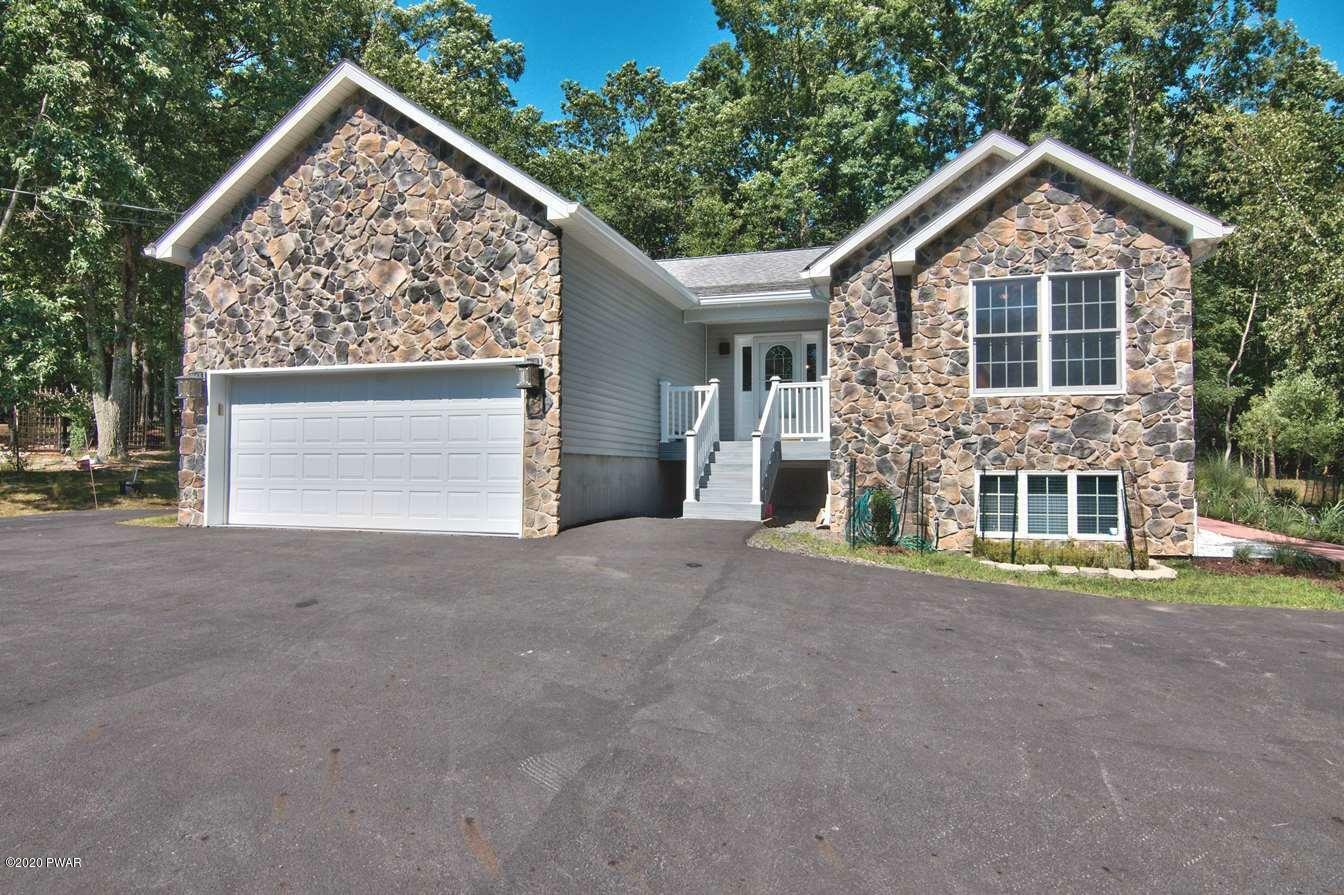 Property Photo:  157 Constitution Drive  PA 18435 