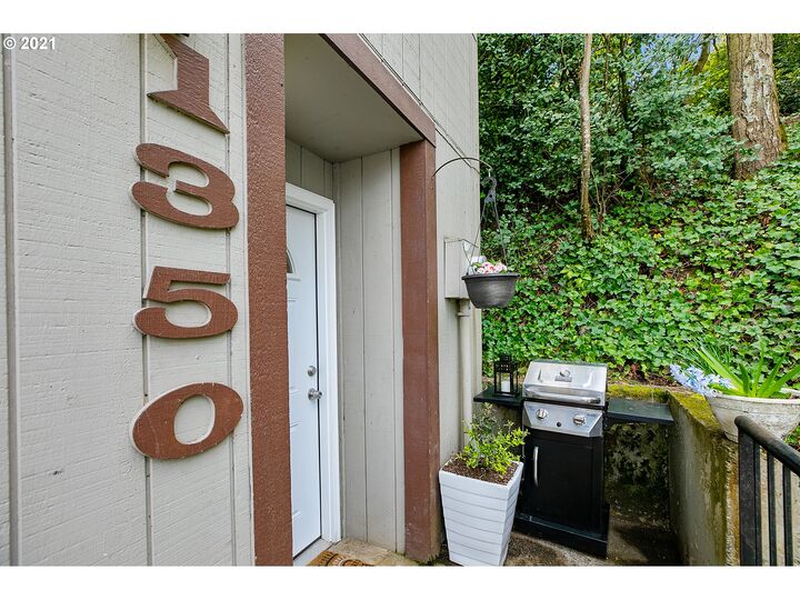 1350 SW Custer Dr  Portland OR 97219 photo