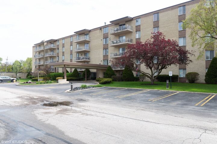 100 W Butterfield Road 309N  Elmhurst IL 60126 photo