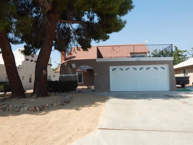 Property Photo:  