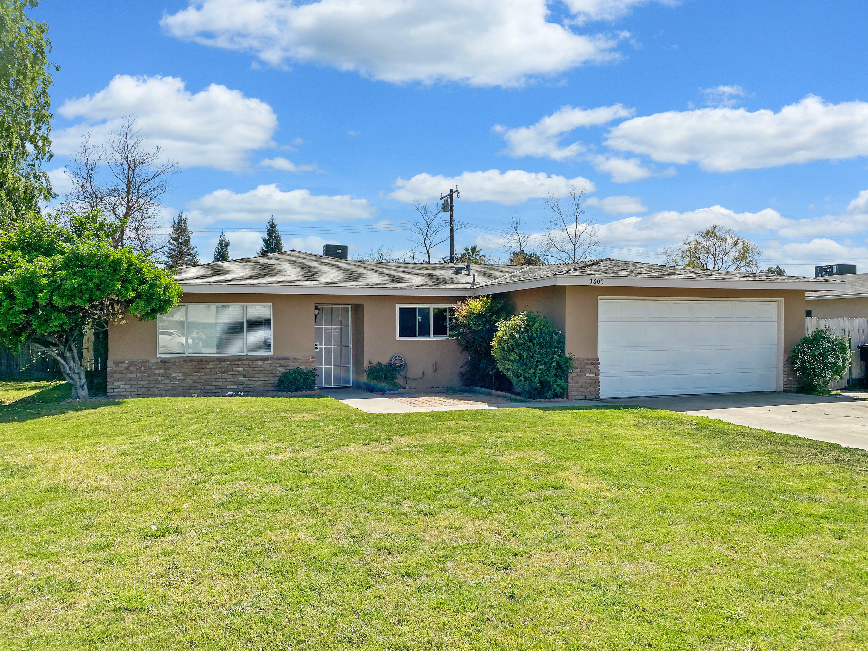 Property Photo:  3805 W Cambridge Avenue  CA 93277 