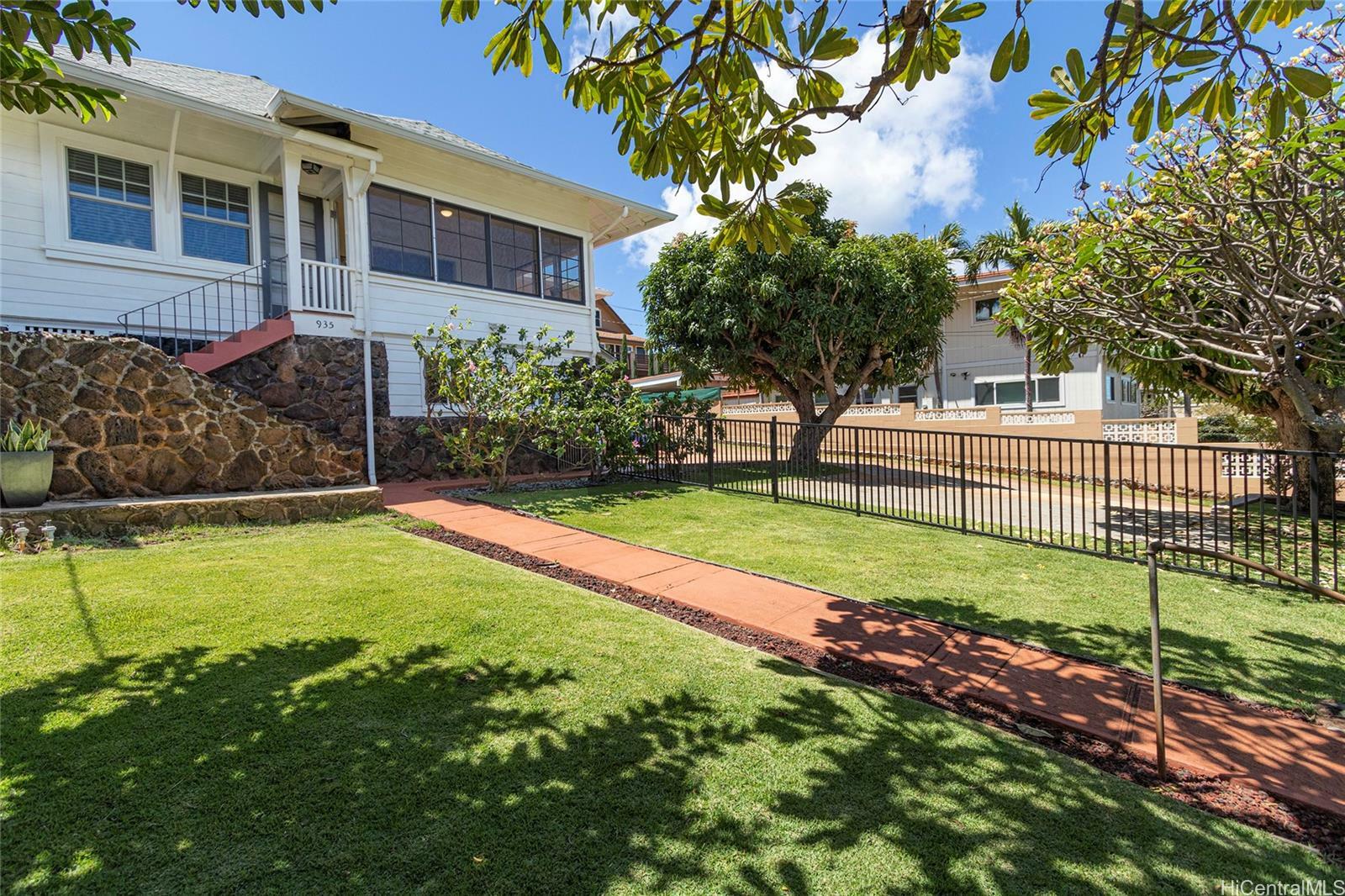 Property Photo:  935 Koko Head Avenue  HI 96816 