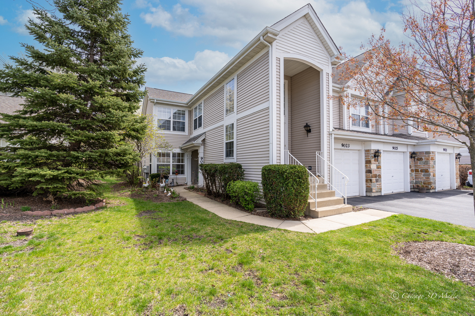 Property Photo:  9025 W Heathwood Circle  IL 60714 