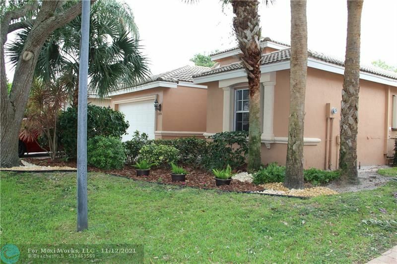 Property Photo:  13890 Via Nidia  FL 33446 