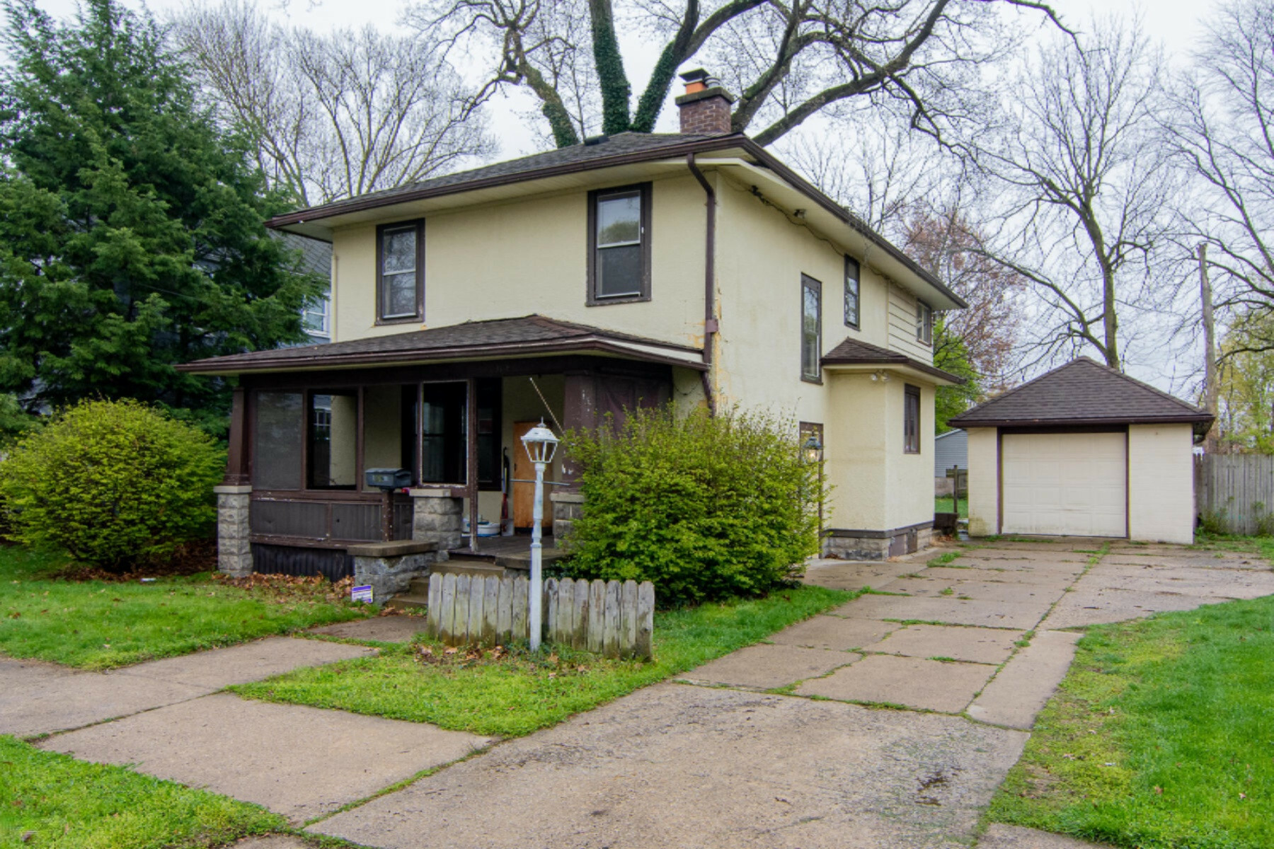 Property Photo:  1112 Regent Street  MI 49120 