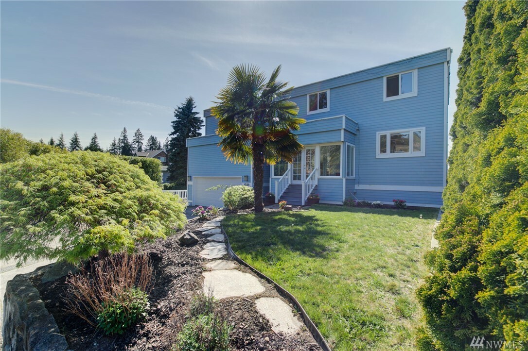 Property Photo:  1228 8th Ave S  WA 98020 