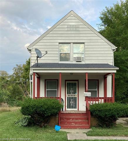 Property Photo:  2226 Lawndale Avenue  MI 48504 