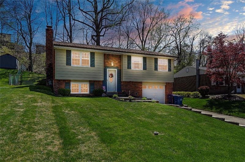 Property Photo:  389 Holiday Park Dr  PA 15239 