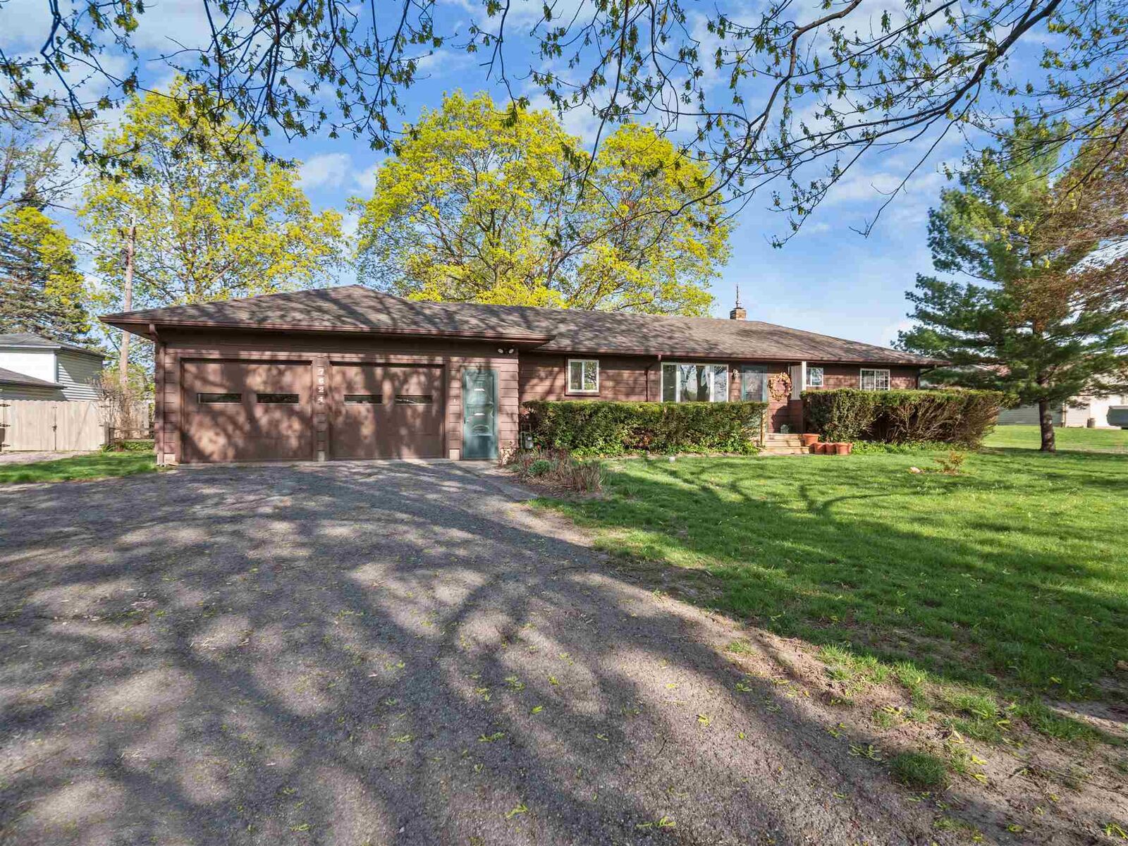 Property Photo: 7624 Maysville Road IN 46815