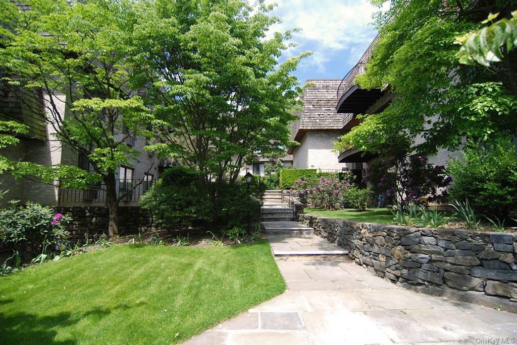 Property Photo:  555 Central Park Avenue 363  NY 10583 