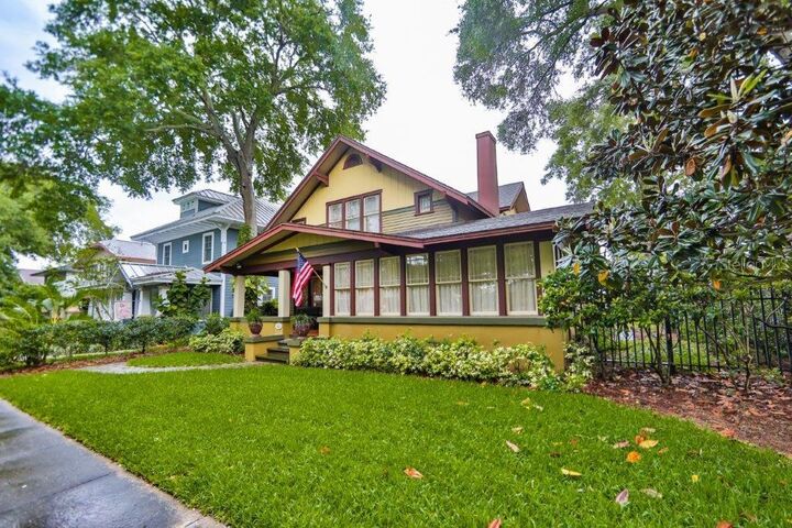 Property Photo:  106 15th Avenue NE  FL 33704 