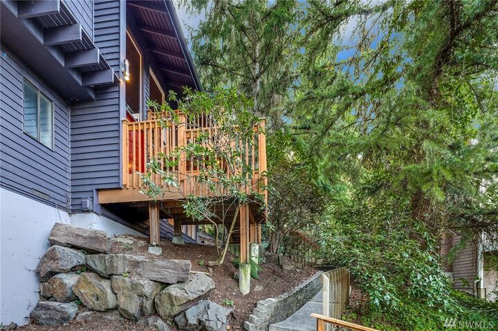 Property Photo:  17605 NE 30th Place  WA 98052 