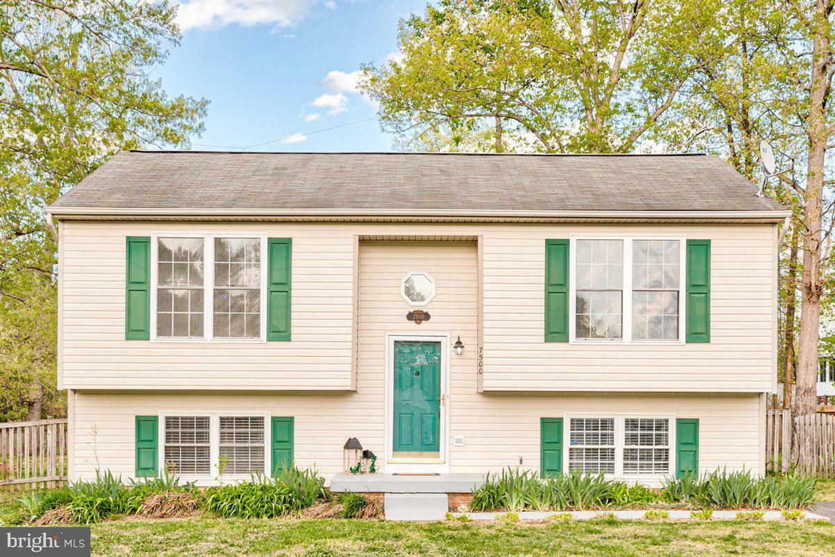 Property Photo:  7500 Regency Glen Drive  VA 22407 