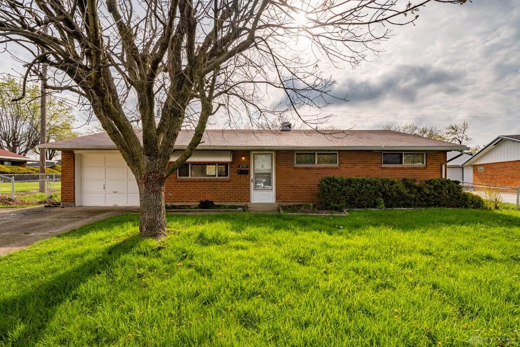 Property Photo:  6194 Sandbury Drive  OH 45424 