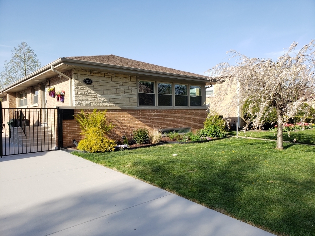 Property Photo: 7224 W Main Street IL 60714
