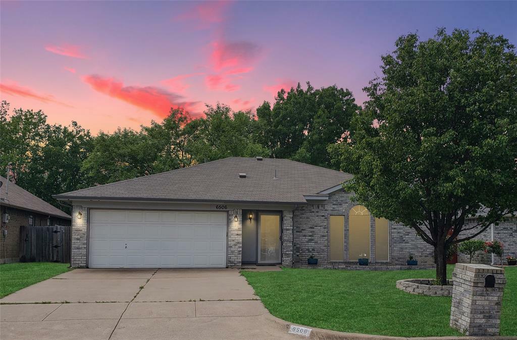 Property Photo:  6506 Stetter Drive  TX 76001 