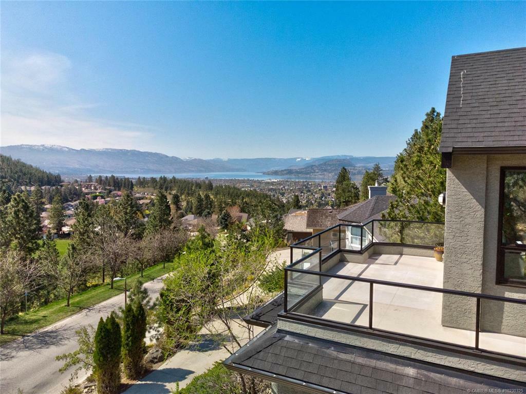Property Photo: 2190 Lillooet Crescent BC V1V 1W3