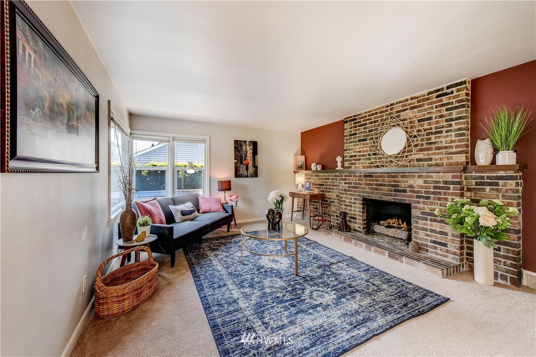 Property Photo: 13247 2nd Avenue NW WA 98177