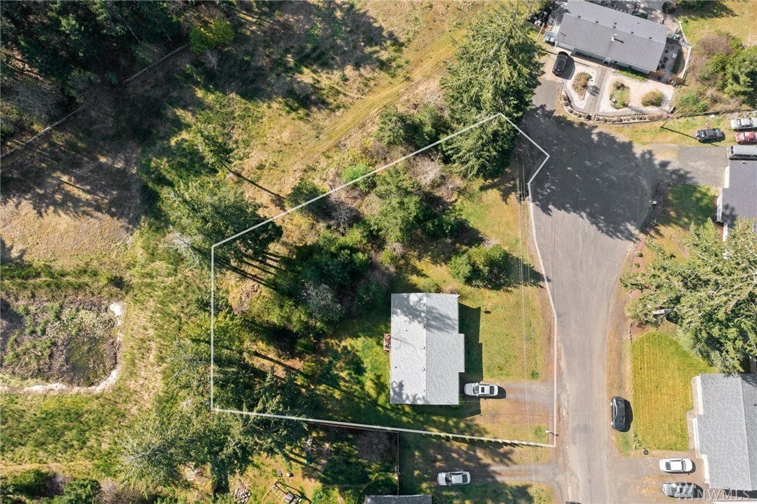 Property Photo:  321 E Woodland Dr  WA 98584 