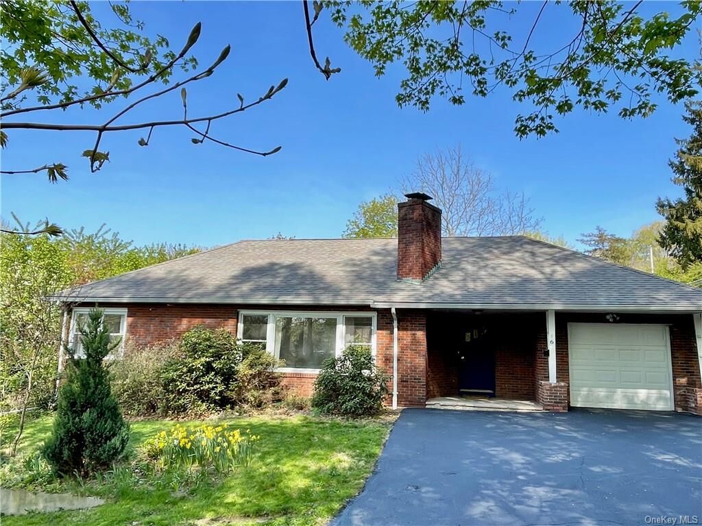 Property Photo:  6 Oak Street  NY 10516 