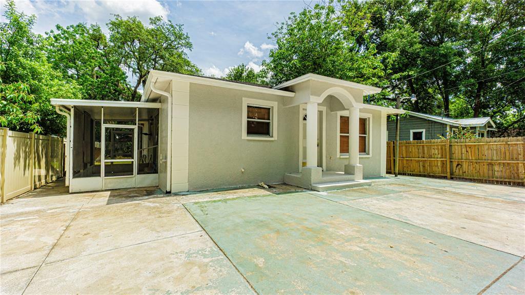 Property Photo:  10107 N Arden Avenue  FL 33612 