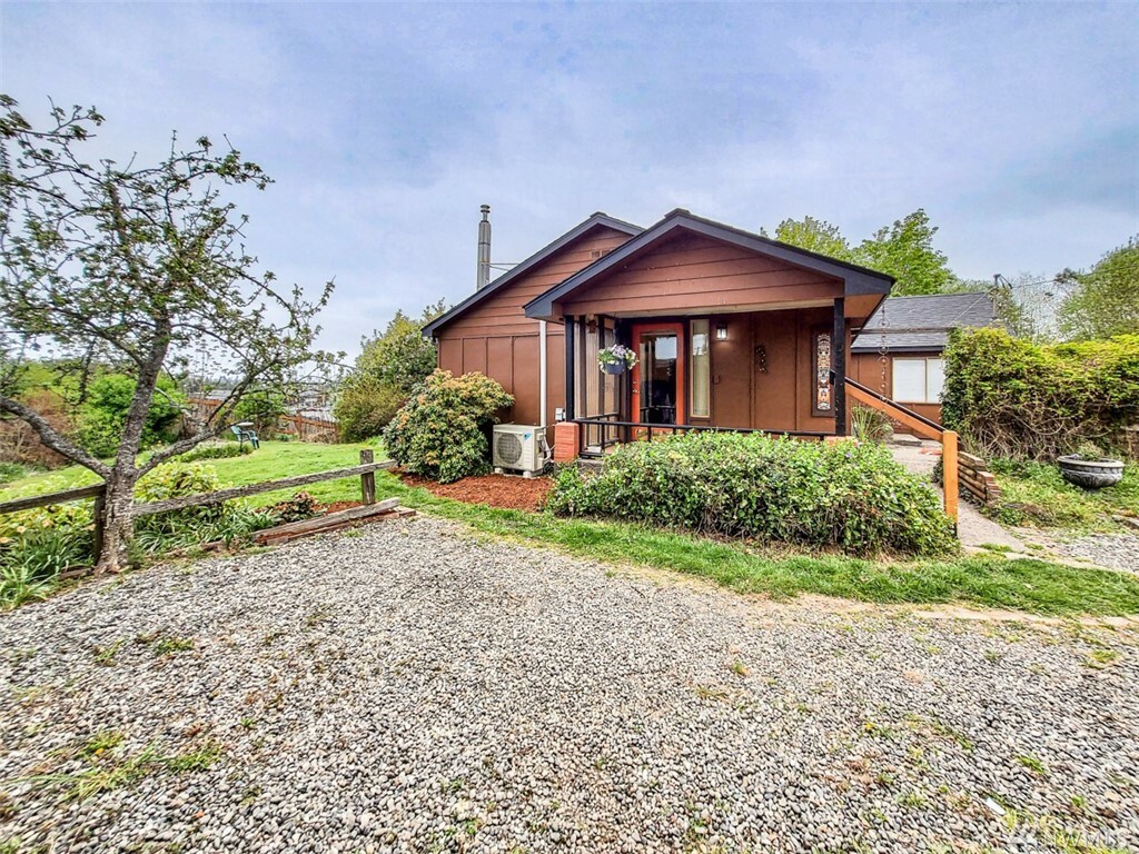 Property Photo:  133 Elwha Rd  WA 98362 