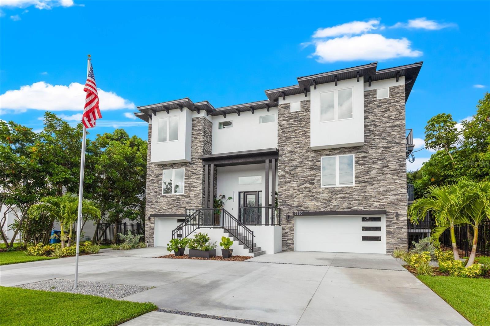 Property Photo:  3830 Shore Acres Boulevard NE  FL 33703 
