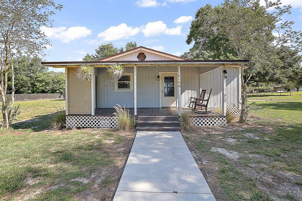 Property Photo: 4108 County Road 130 FL 34785