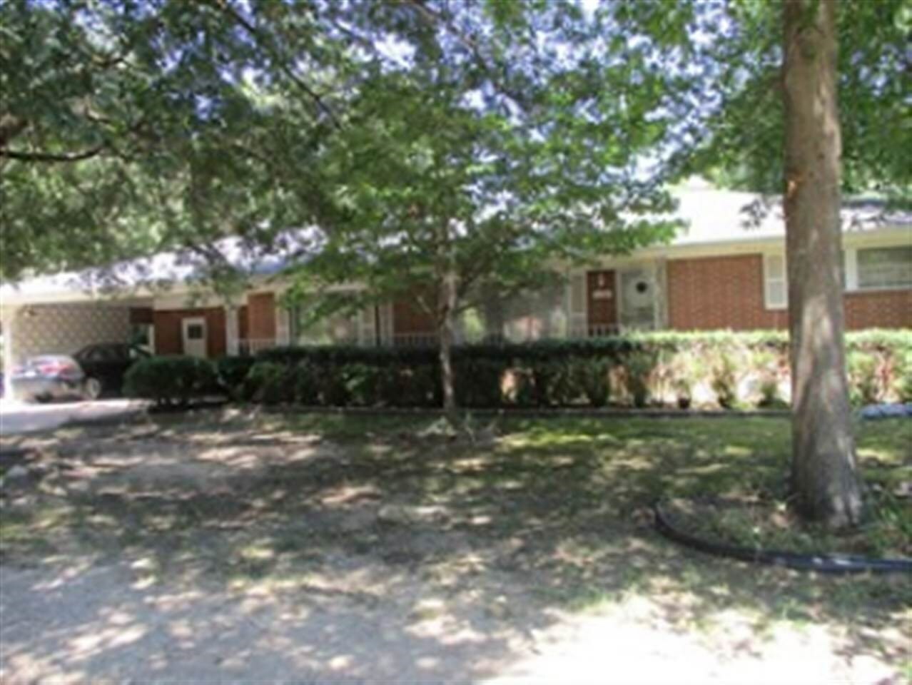 116 W Poplar  Walnut Ridge AR 72476 photo