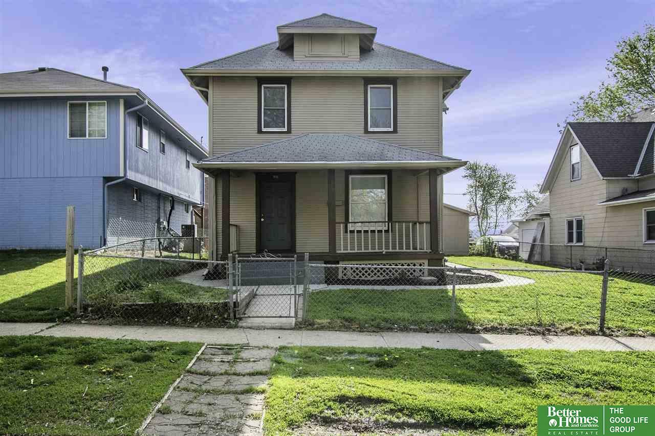 Property Photo:  905 S 27th  NE 68105 