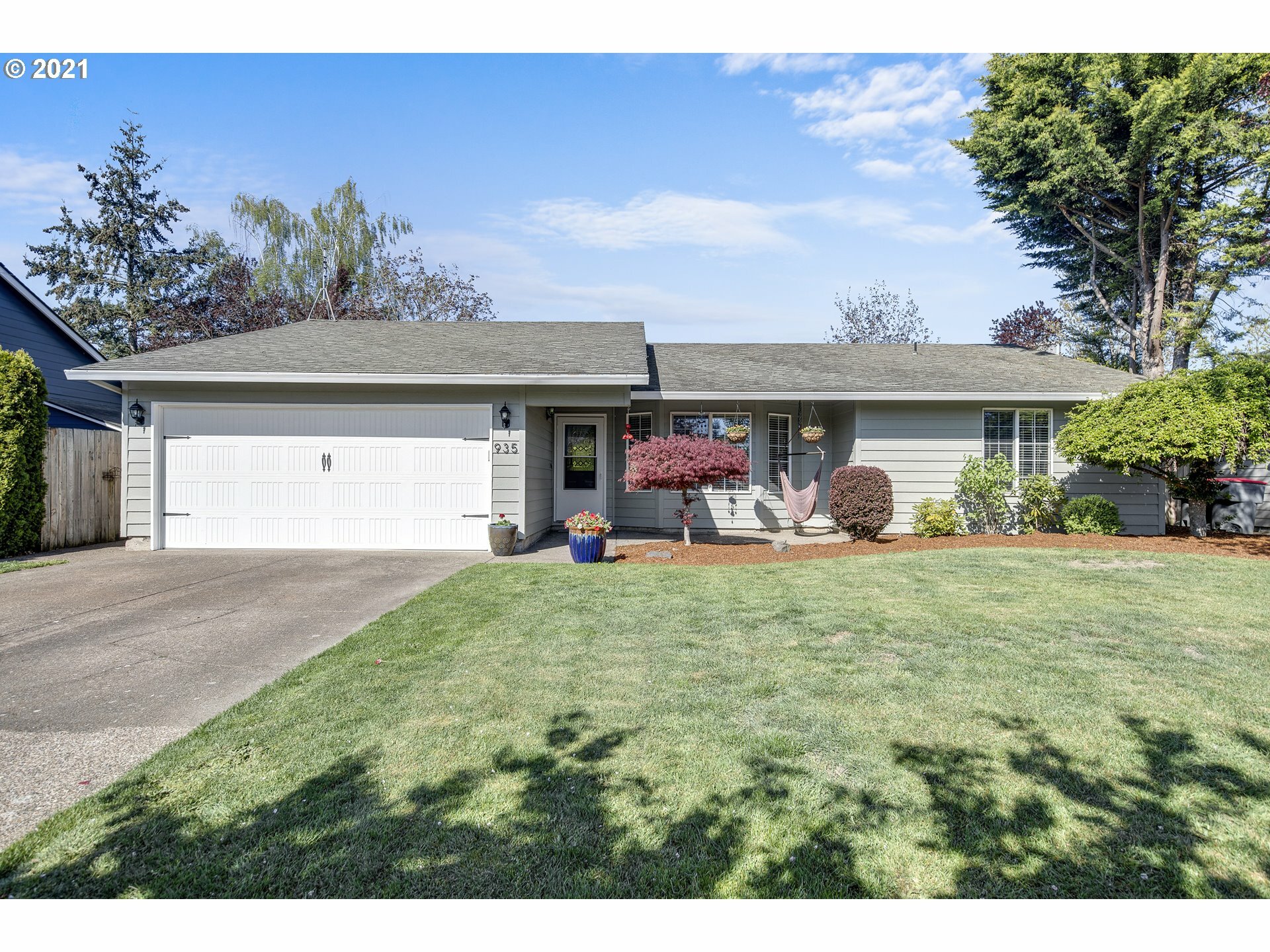 Property Photo: 935 SW Dove Ct OR 97128