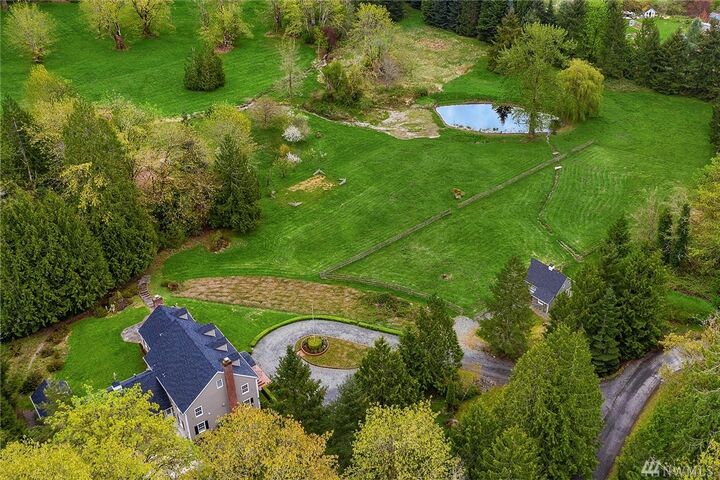 Property Photo: 20735 SE 132nd St WA 98027